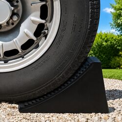 Reliable 4-Piece Wheel Chock Set in Blue