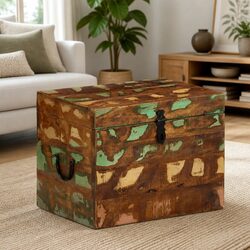 Value and Warmth: Reclaimed Wood Storage Box