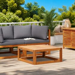 Reliable and Attractive Outdoor Coffee Table