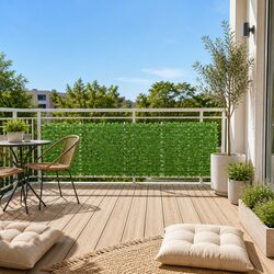Reliable Privacy Screen with Green Leaves for Outdoor Spaces