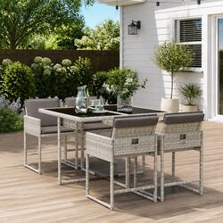 Quality Outdoor Dining Set with Practical Features