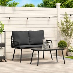 Value and Comfort in This Garden Dining Set