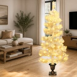 Reliable and Charming: 120cm Pre-lit Christmas Tree