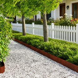 Durable Lawn Edging - 20 Steel Pieces, Easy Installation