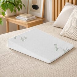 Comfortable Wedge Pillow for Supportive Relaxation