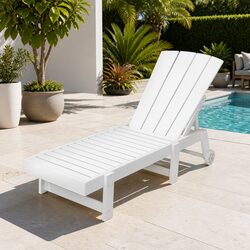 Comfortable White Lounge Chair for Outdoor Use