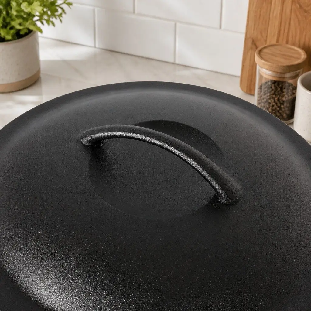 Cast Iron Dutch Oven Casserole Pot 6.6L Black Heavy Duty for Home and Camp Cooking