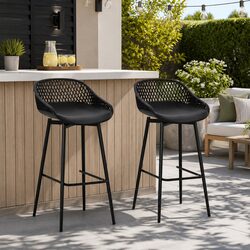 Comfortable and Affordable Outdoor Bar Stools Set