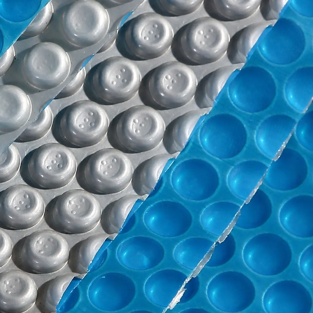 Solar Pool Cover 11m x 4m 400 Micron Bubble Blue Top Silver Bottom