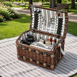 4-Person Picnic Basket: Value and Practicality Combined