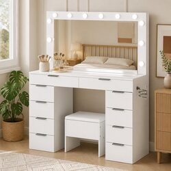 Reliable LED Makeup Vanity Set with Ample Storage
